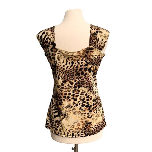 Cheetah Print Sleeveless Top - Picture 3 of 10